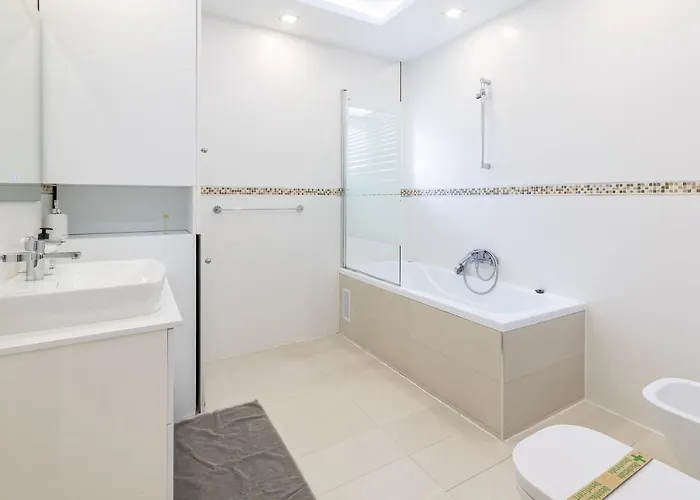 Fantastic Great Location Апартаменти Марбелья